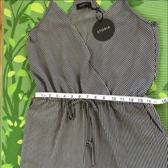 BNWT Storia Jumpsuit. Size M. Pinstripes. - Picture 3 of 6